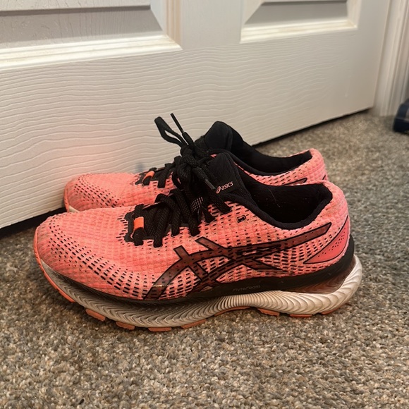 ASICS - Picture 3 of 4